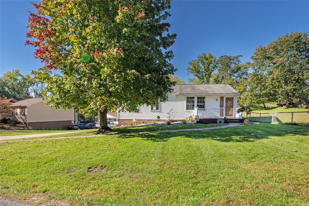 1990 Tara Dr, North Huntingdon, PA 15642