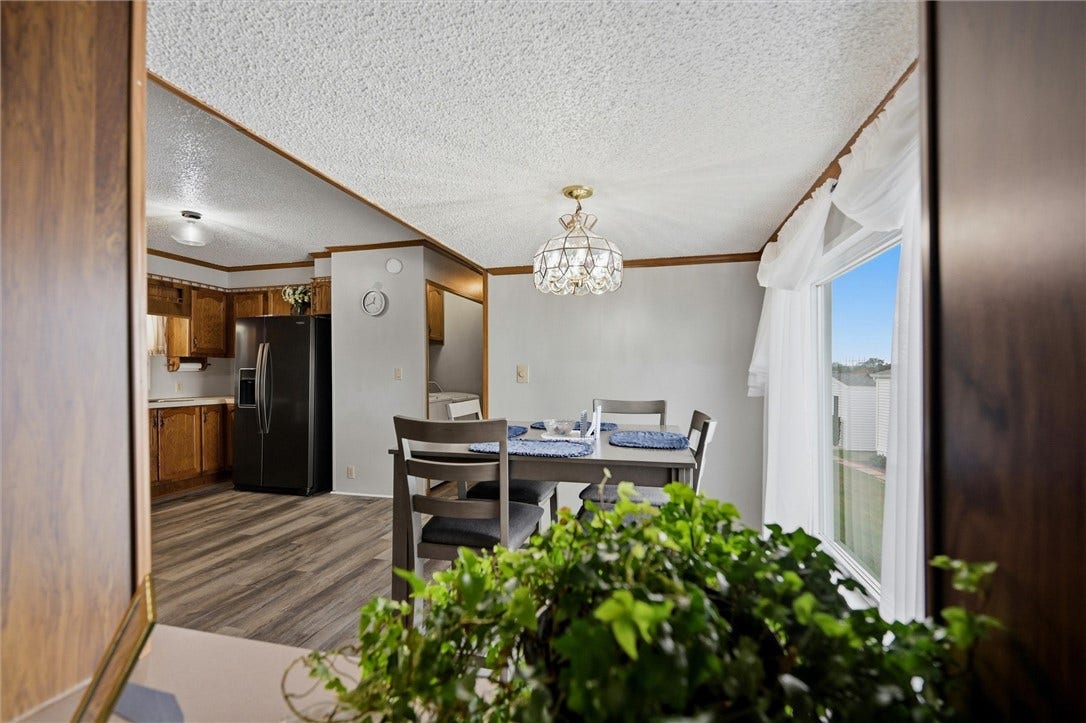 609 Lark Ln, Apollo, PA 15613