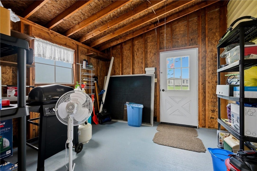 609 Lark Ln, Apollo, PA 15613