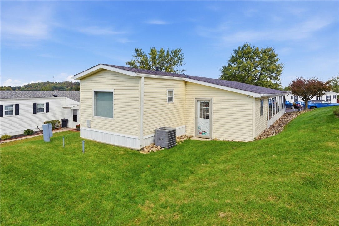 609 Lark Ln, Apollo, PA 15613