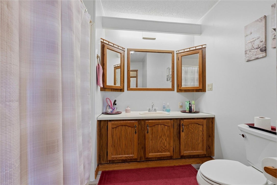 609 Lark Ln, Apollo, PA 15613
