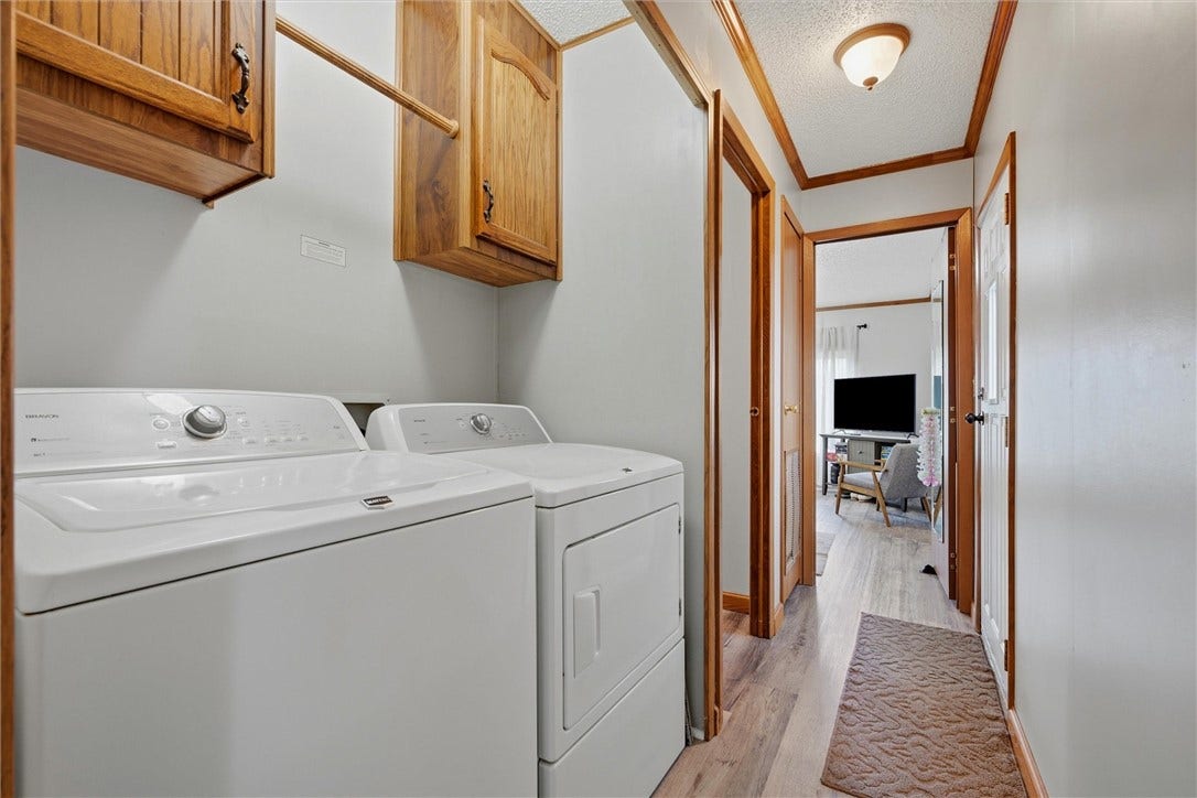 609 Lark Ln, Apollo, PA 15613