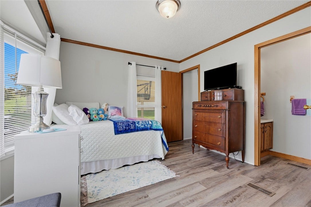 2nd bedroom with half bath