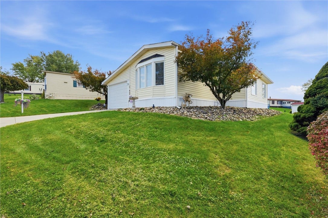 609 Lark Ln, Apollo, PA 15613