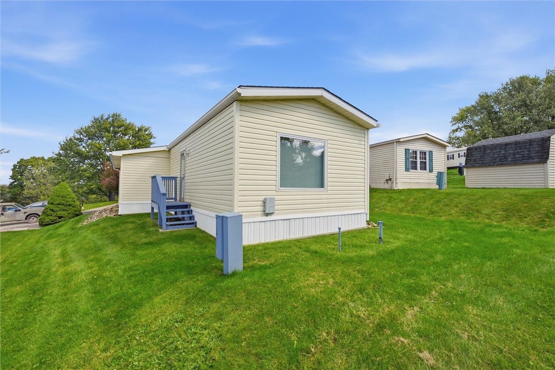 609 Lark Ln, Apollo, PA 15613