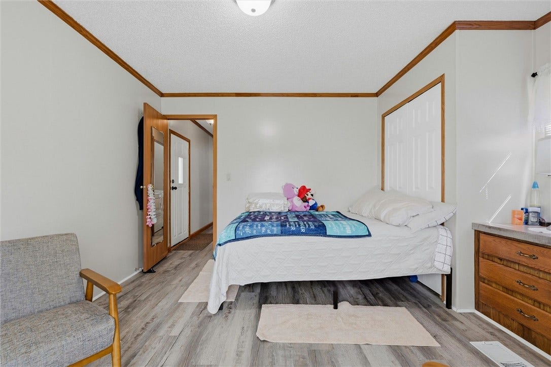 609 Lark Ln, Apollo, PA 15613