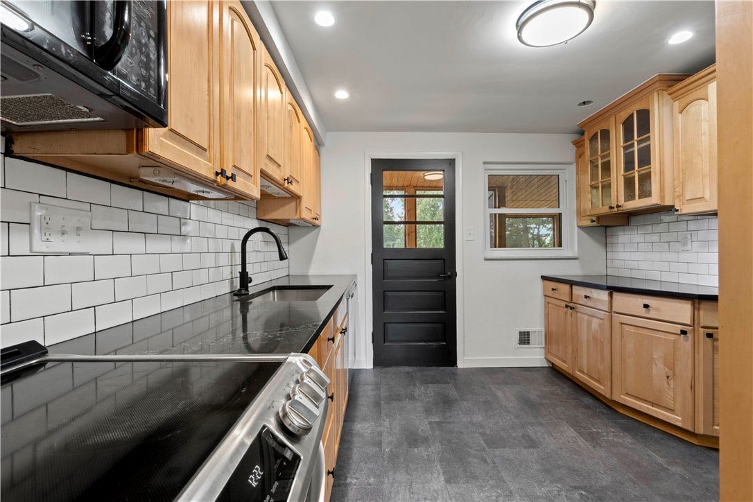 721 Sara Ln, Verona, PA 15147 721 Sara Ln, Verona, PA 15147