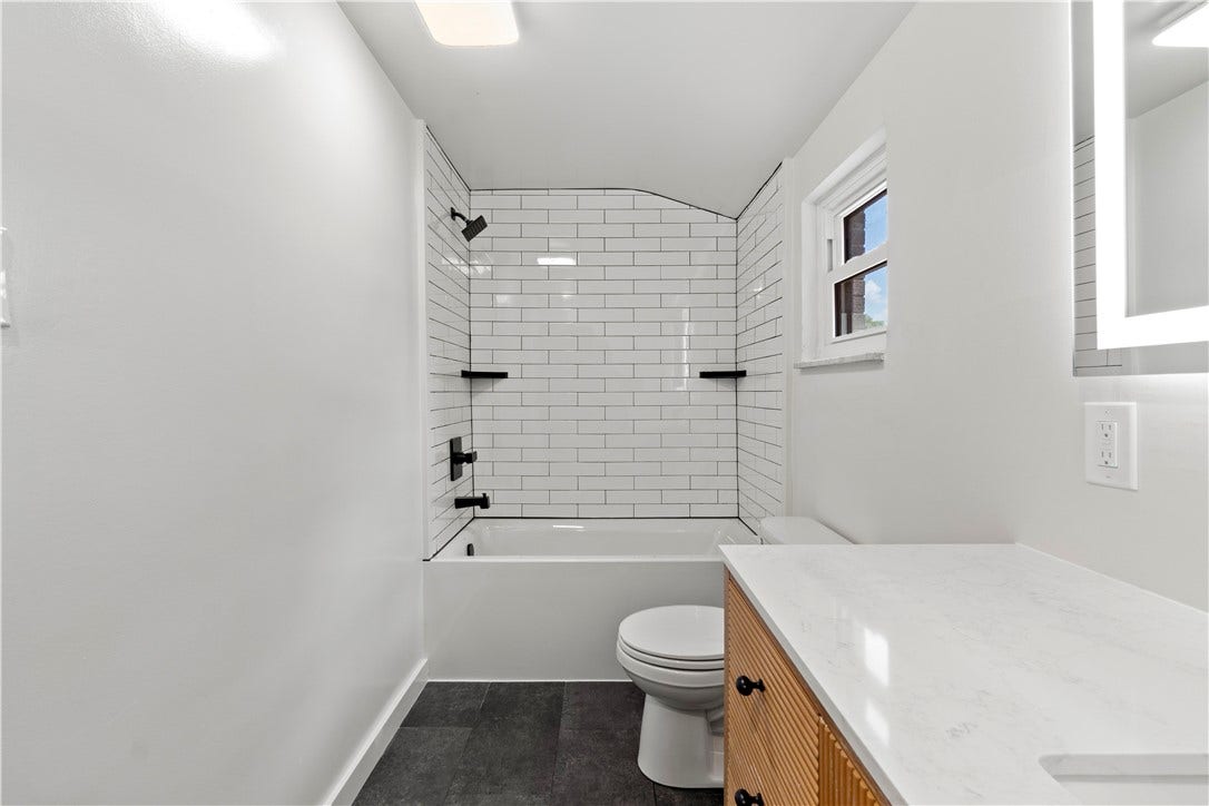721 Sara Ln, Verona, PA 15147 721 Sara Ln, Verona, PA 15147