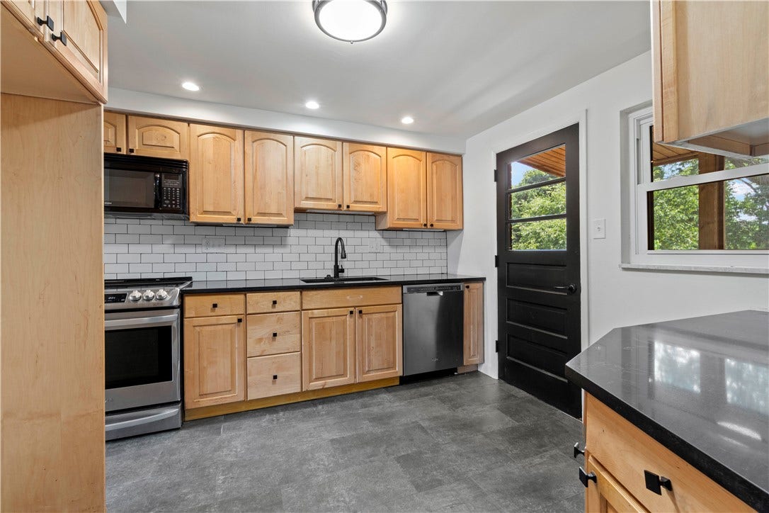 721 Sara Ln, Verona, PA 15147 721 Sara Ln, Verona, PA 15147