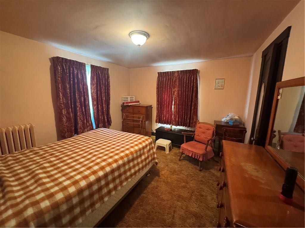 1502 Pennsylvania Ave, West Mifflin, PA 15122