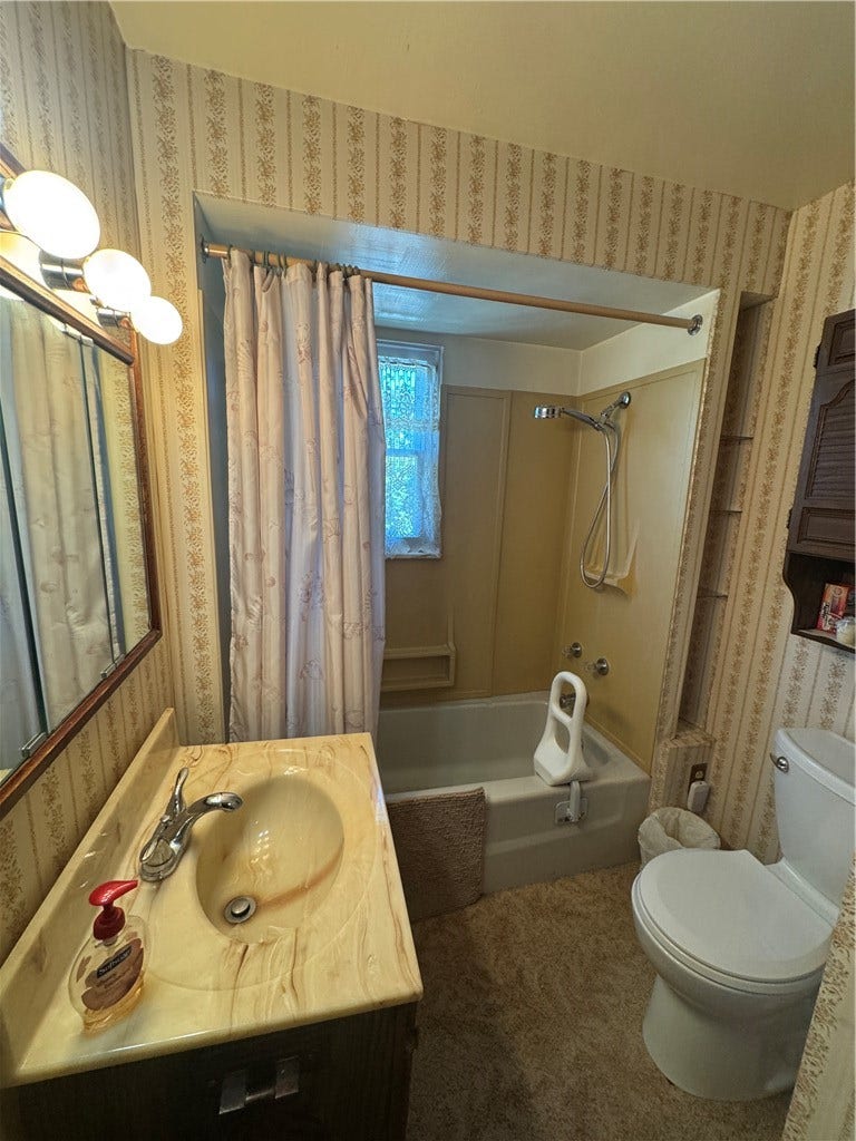 1502 Pennsylvania Ave, West Mifflin, PA 15122