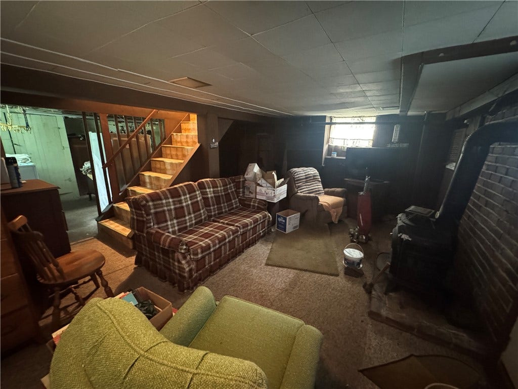 1502 Pennsylvania Ave, West Mifflin, PA 15122