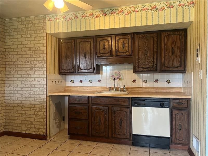 297 Ewings Mill Rd, Coraopolis, PA 15108 297 Ewings Mill Rd, Coraopolis, PA 15108
