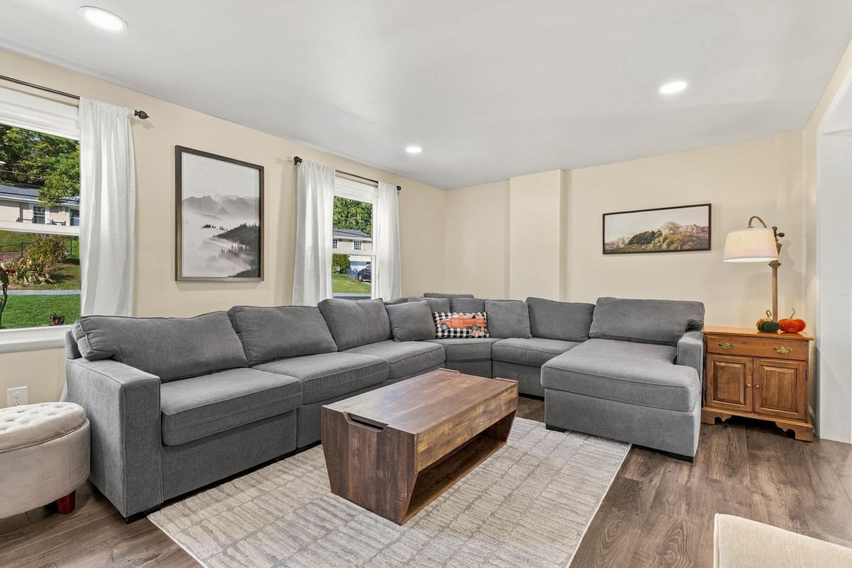 2635 Sapling Dr, Allison Park, PA 15101