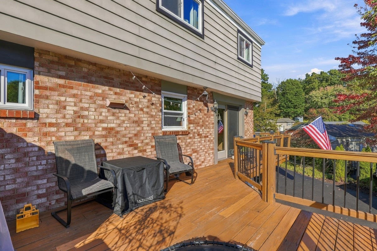 2635 Sapling Dr, Allison Park, PA 15101