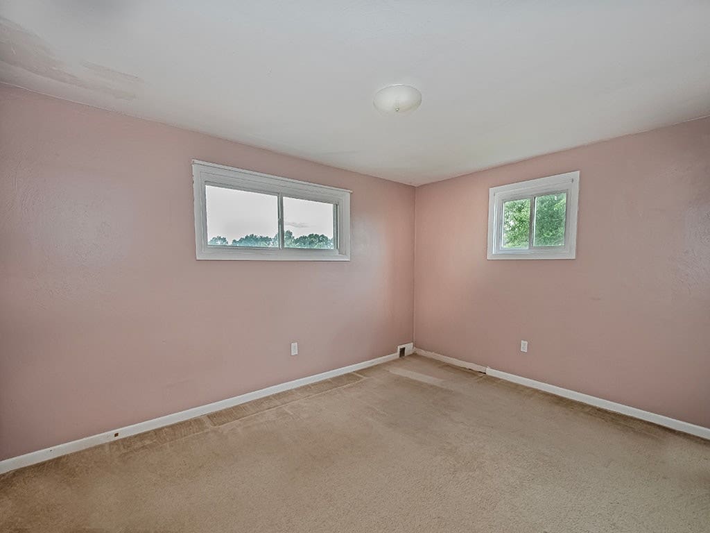 308 Welsh Rd, Evans City, PA 16033