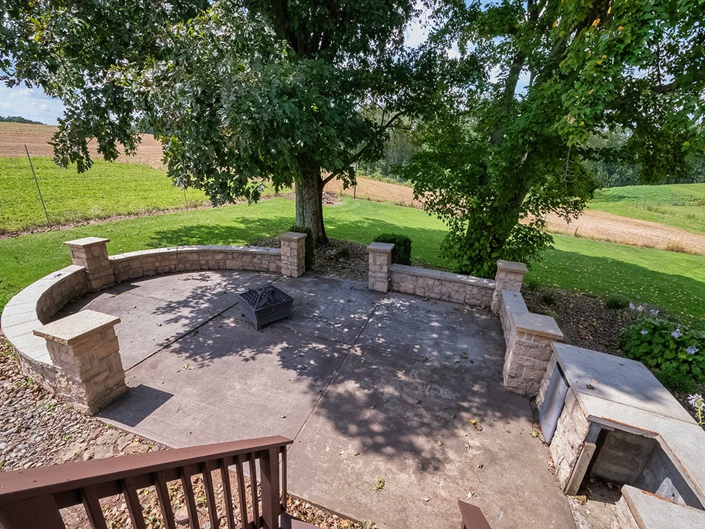 308 Welsh Rd, Evans City, PA 16033