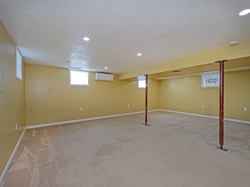 308 Welsh Rd, Evans City, PA 16033