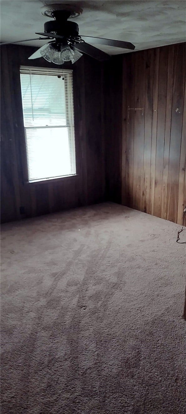 112 Hillside Ave, Pitcairn, PA 15140 Primary Bedroom