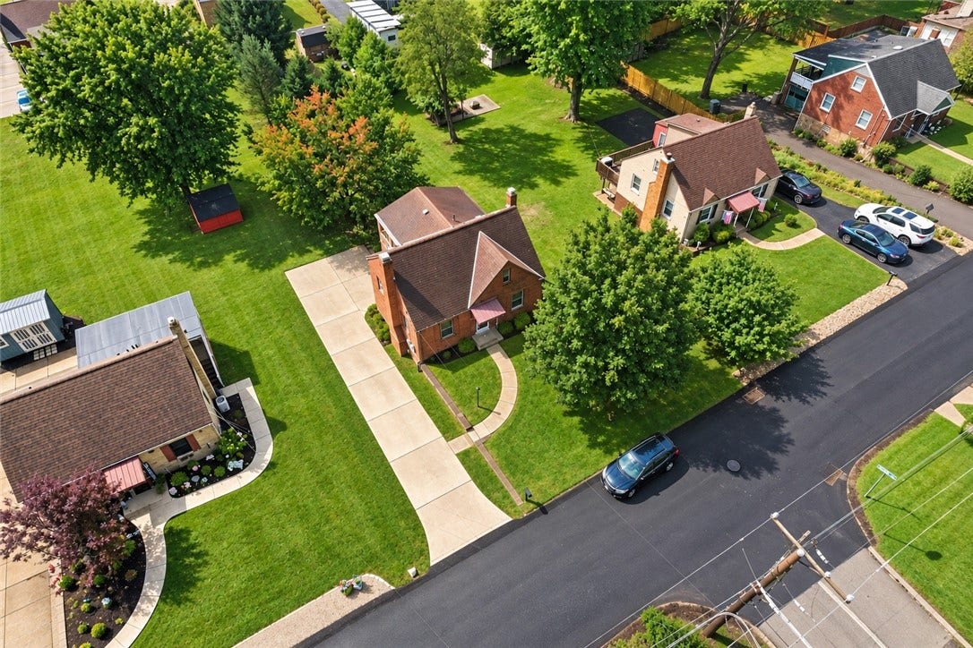 129 Lily Dr, Glenshaw, PA 15116 129 Lily Dr, Glenshaw, PA 15116