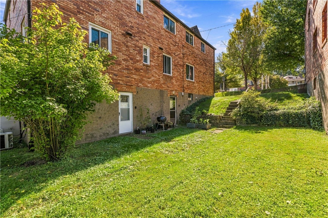 98 Poplar Dr, Pittsburgh, PA 15228 98 Poplar Dr, Pittsburgh, PA 15228