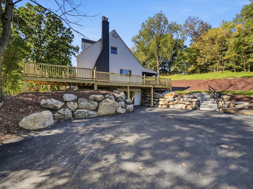 5924 Kings School Road, Bethel Park, PA 15102 5924 Kings School Road, Bethel Park, PA 15102