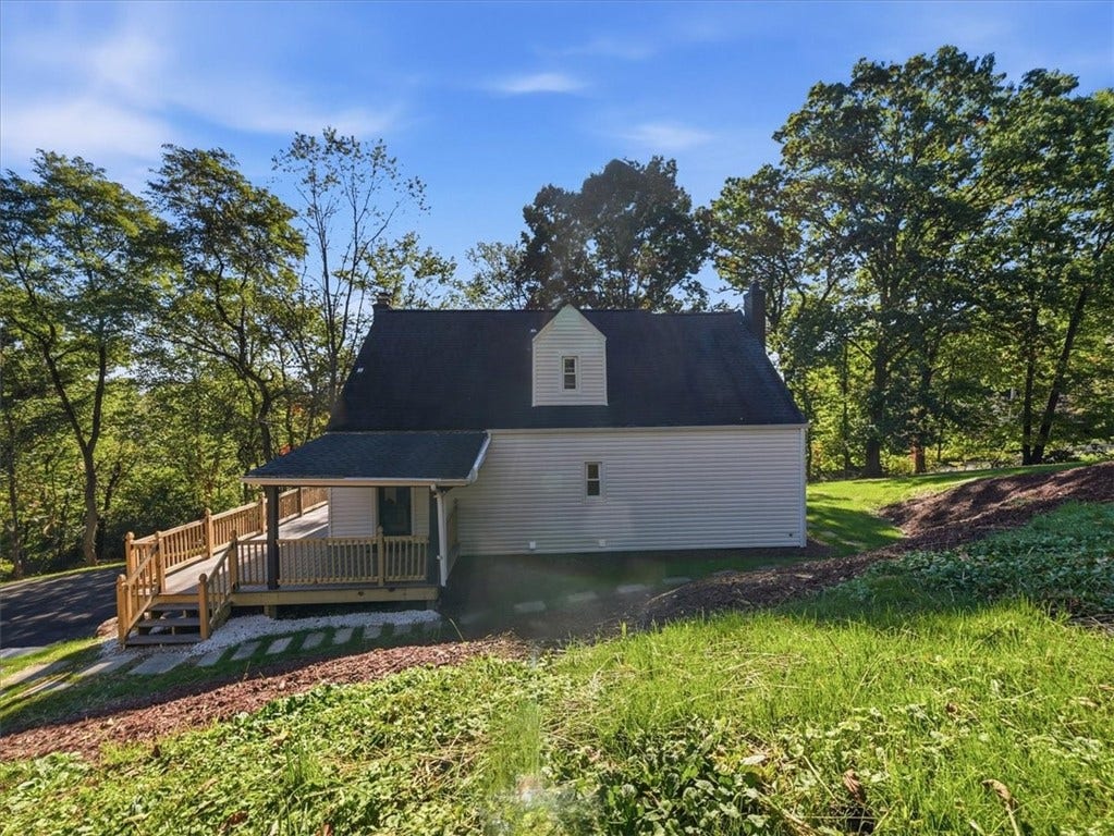 5924 Kings School Road, Bethel Park, PA 15102 5924 Kings School Road, Bethel Park, PA 15102