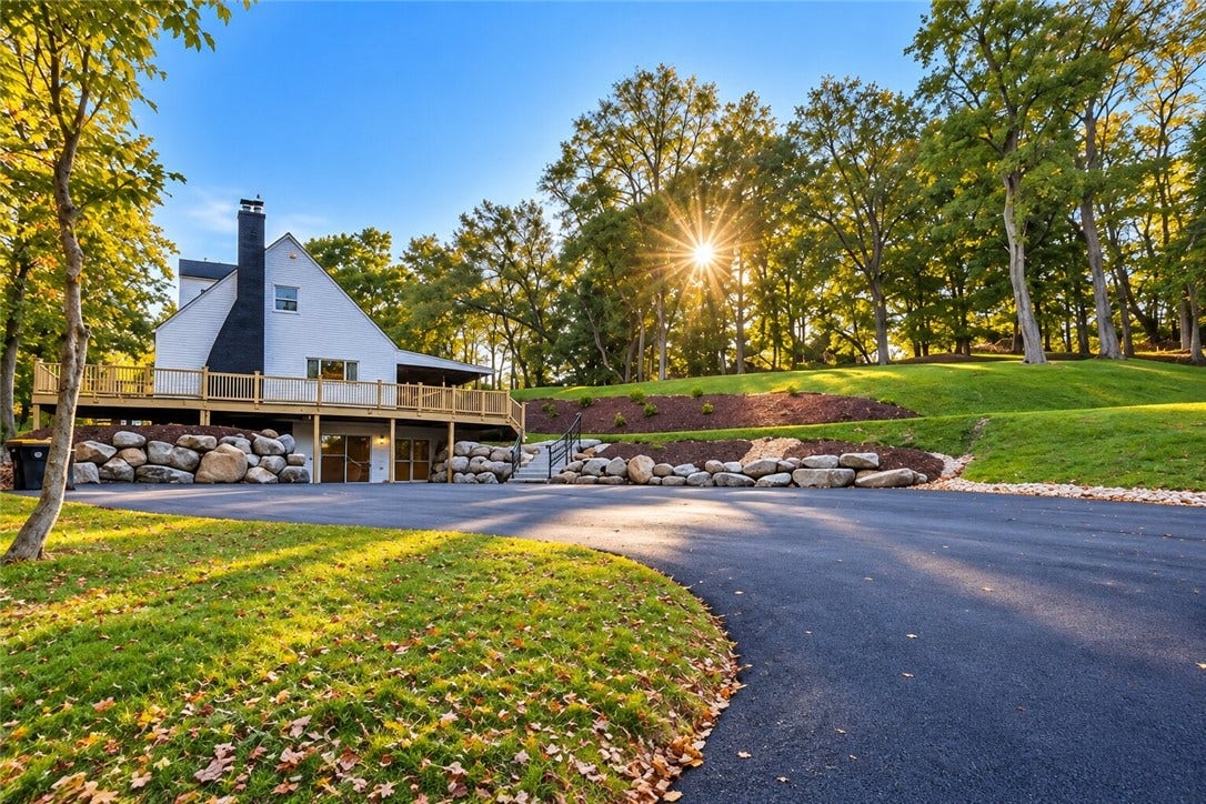 5924 Kings School Road, Bethel Park, PA 15102 5924 Kings School Road, Bethel Park, PA 15102