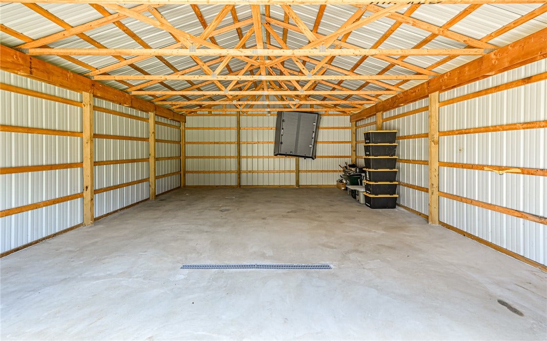 714 Mercer Rd, Beaver Falls, PA 15010