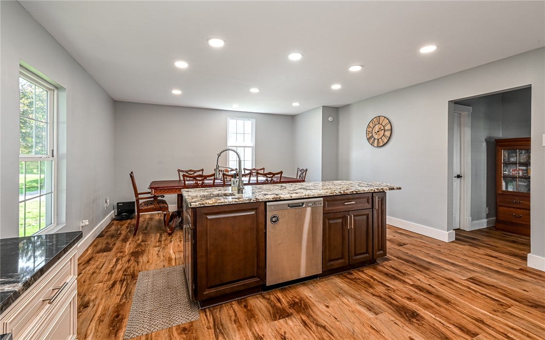 714 Mercer Rd, Beaver Falls, PA 15010
