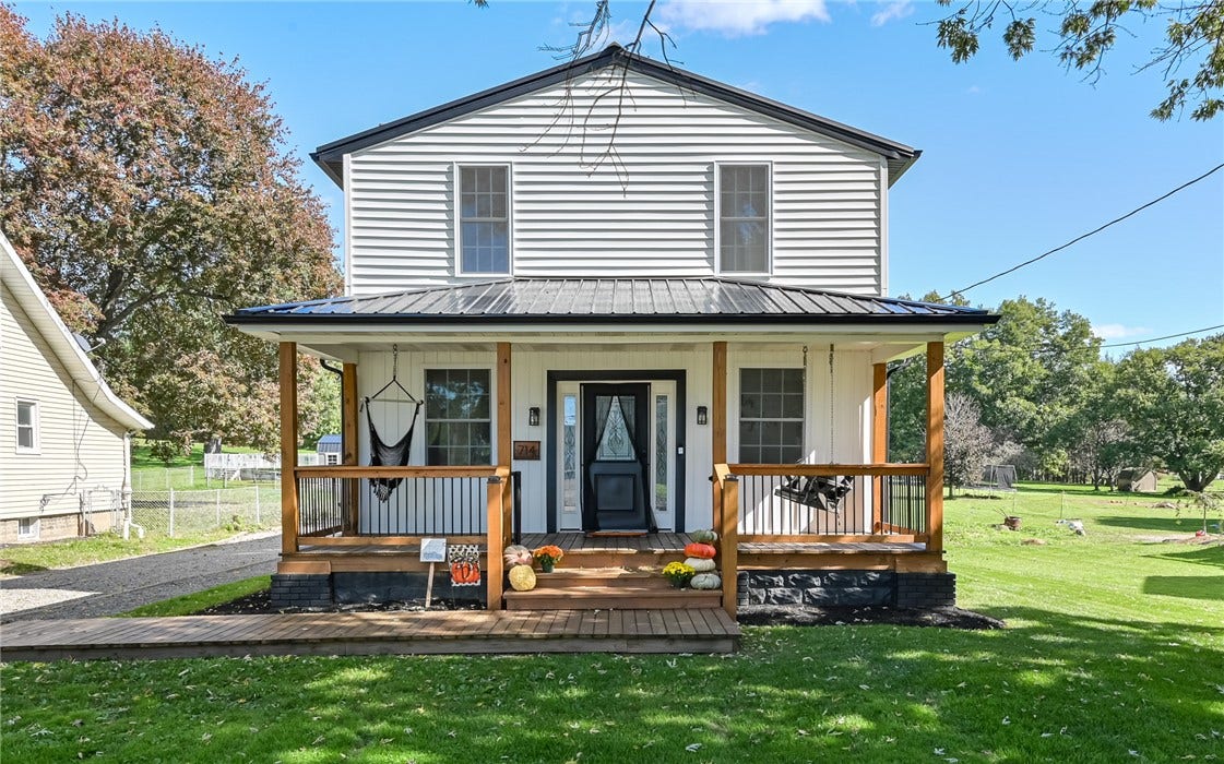 714 Mercer Rd, Beaver Falls, PA 15010