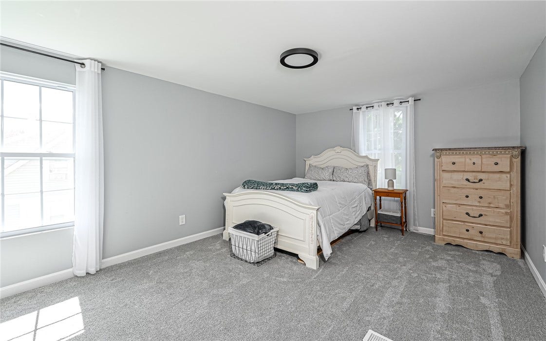 714 Mercer Rd, Beaver Falls, PA 15010
