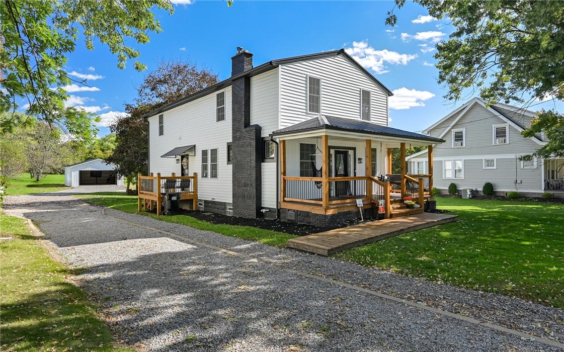 714 Mercer Rd, Beaver Falls, PA 15010