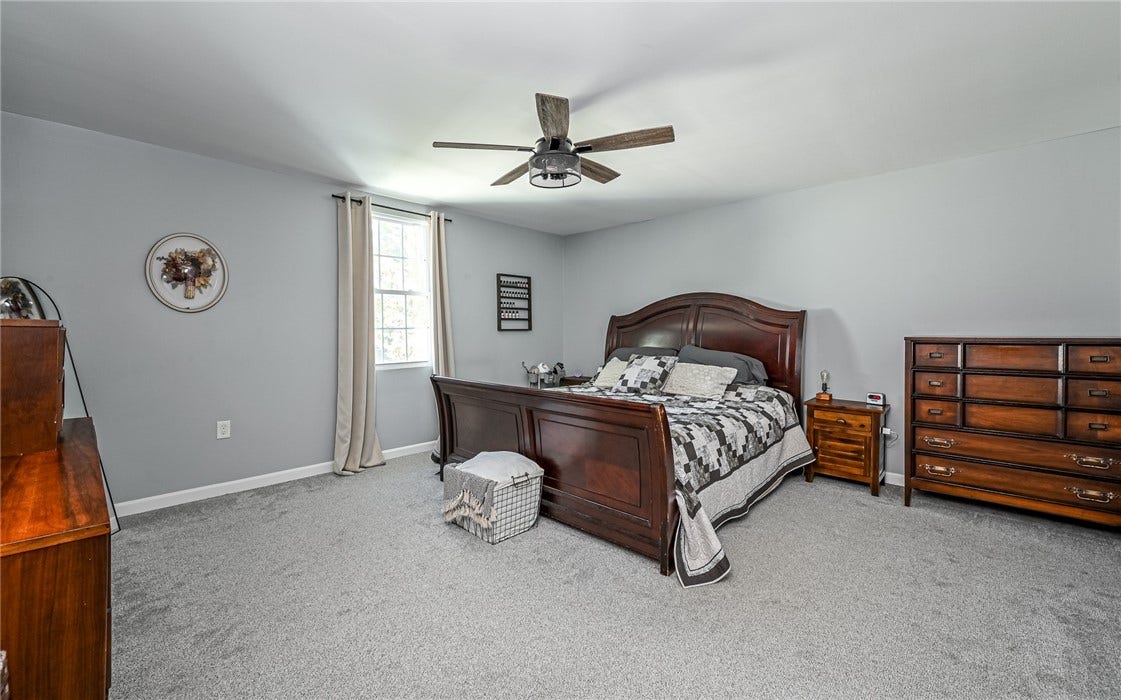 714 Mercer Rd, Beaver Falls, PA 15010