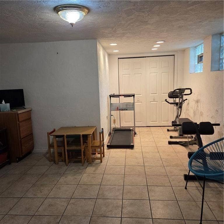 102 Raleigh Ct, Pittsburgh, PA 15237