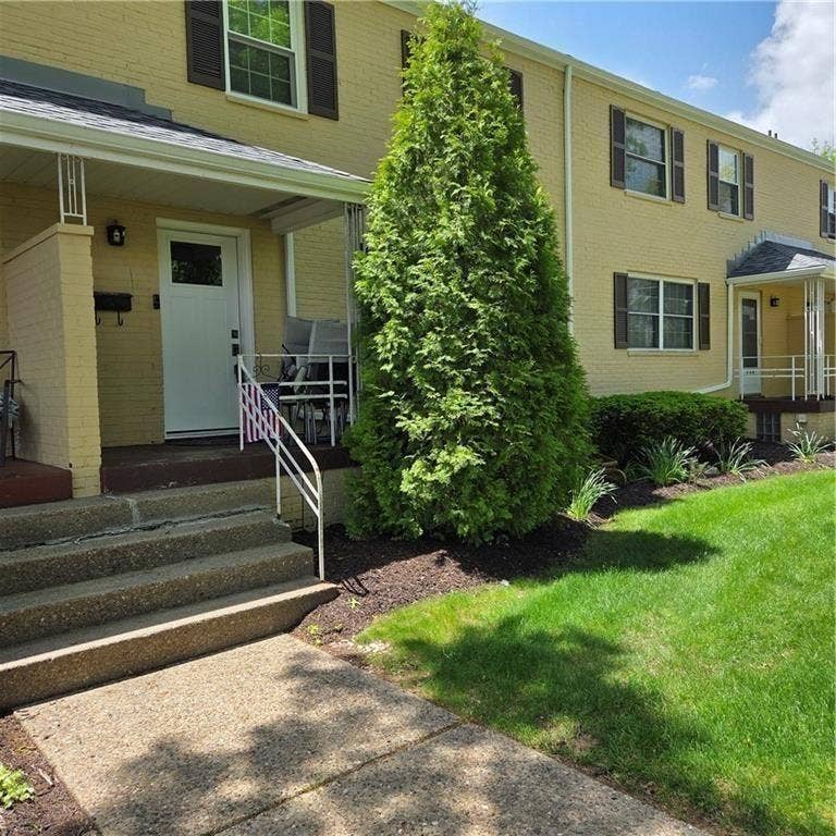 102 Raleigh Ct, Pittsburgh, PA 15237