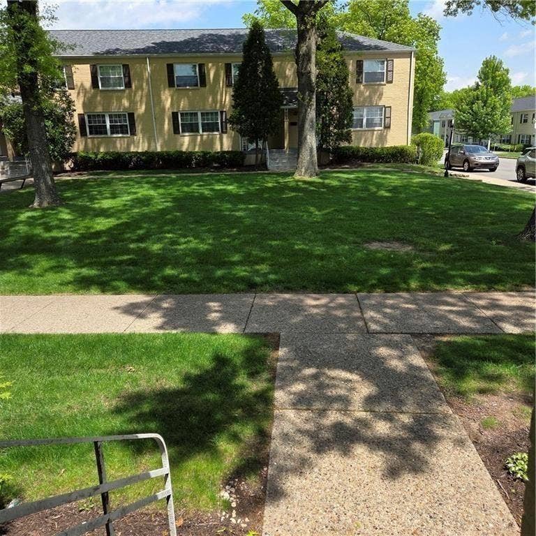 102 Raleigh Ct, Pittsburgh, PA 15237