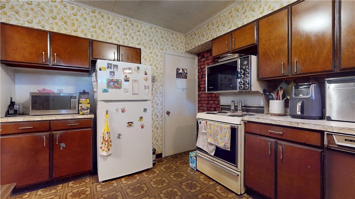 801 Deely St, Pittsburgh, PA 15217
