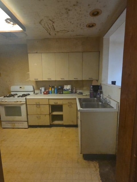 1817 Powers St, Mckeesport, PA 15132 1817 Powers St, Mckeesport, PA 15132