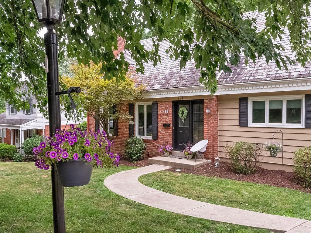 724 Scrubgrass Road, Pittsburgh, PA 15243