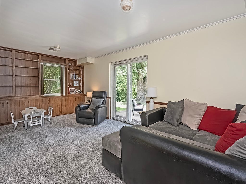724 Scrubgrass Road, Pittsburgh, PA 15243