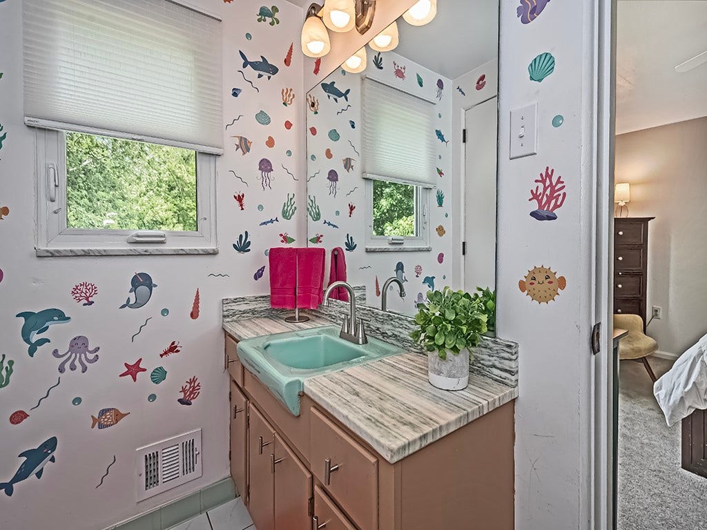 724 Scrubgrass Road, Pittsburgh, PA 15243