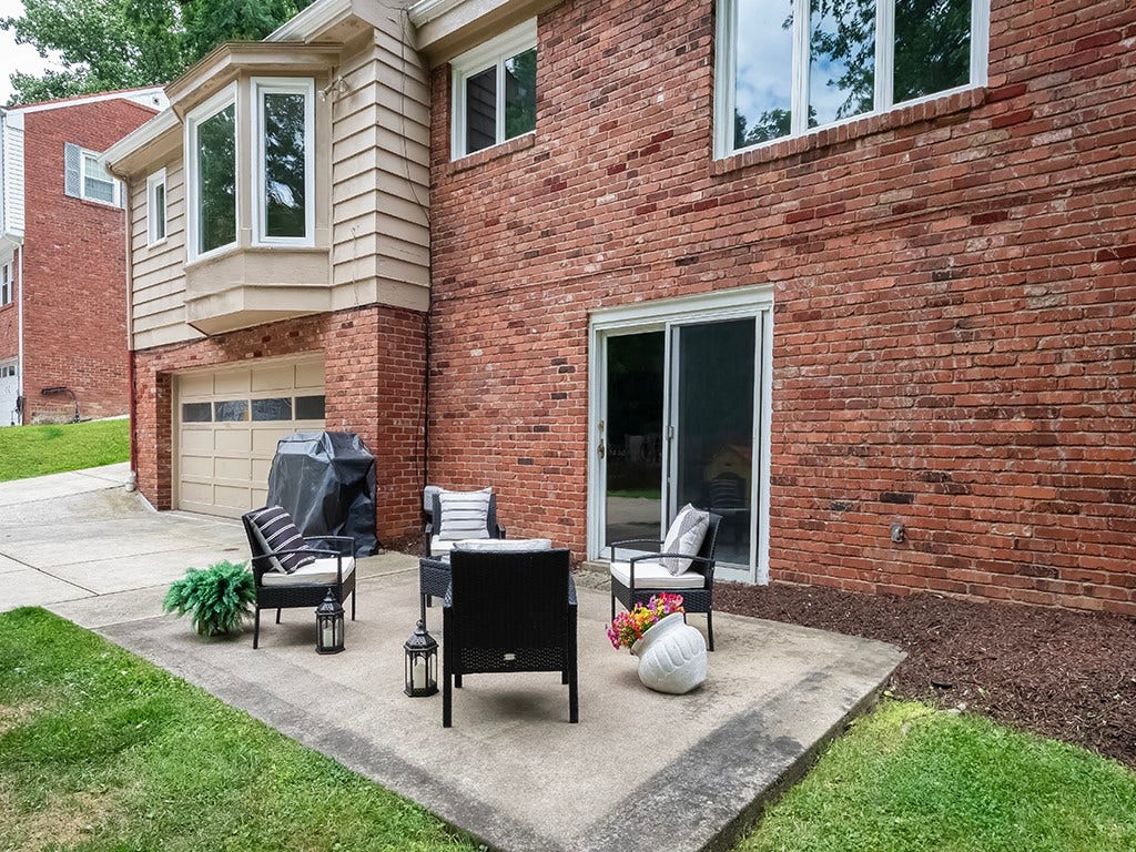 724 Scrubgrass Road, Pittsburgh, PA 15243