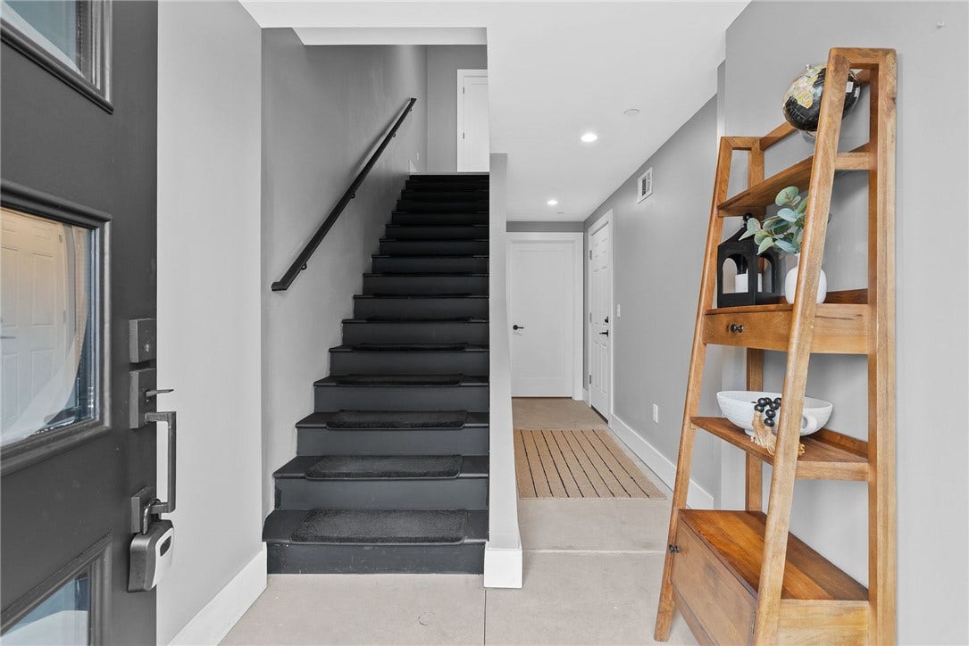 240 E Jefferson, Pittsburgh, PA 15212 240 E Jefferson, Pittsburgh, PA 15212