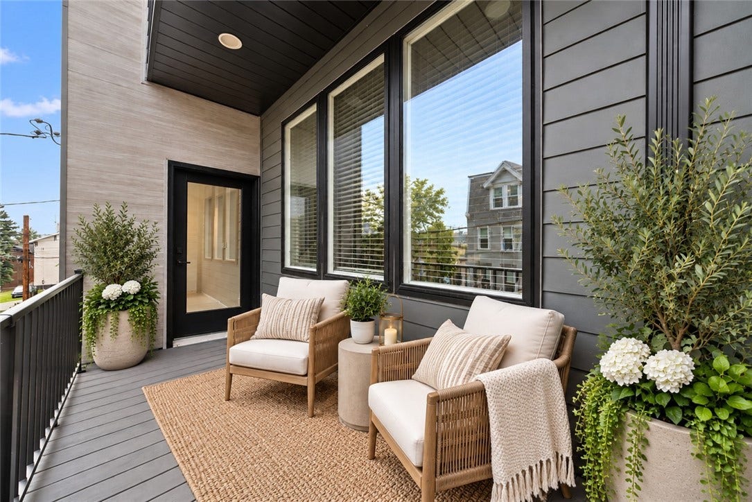 240 E Jefferson, Pittsburgh, PA 15212 VIRTUALLY STAGED- Main Level Balcony off of the Living Rom with stunning City Views!