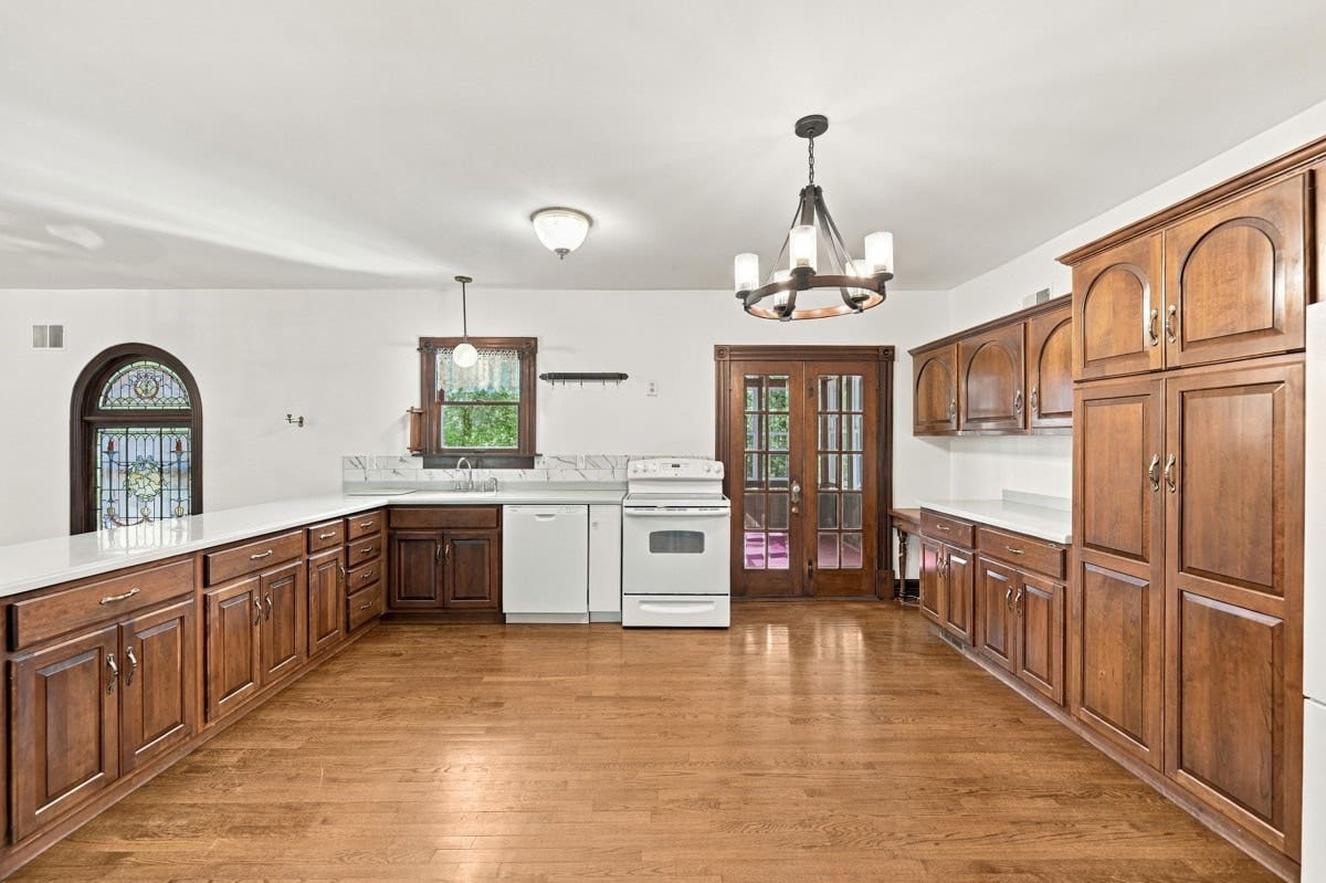 1027 5th Street, Oakmont, PA 15139 1027 5th Street, Oakmont, PA 15139