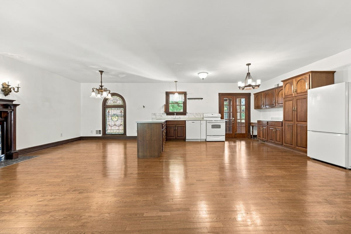 1027 5th Street, Oakmont, PA 15139 1027 5th Street, Oakmont, PA 15139