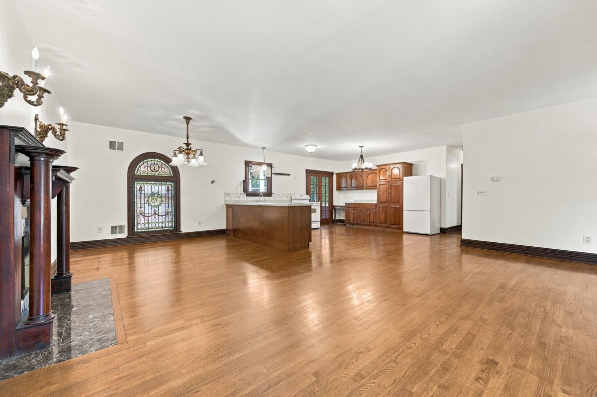 1027 5th Street, Oakmont, PA 15139 1027 5th Street, Oakmont, PA 15139