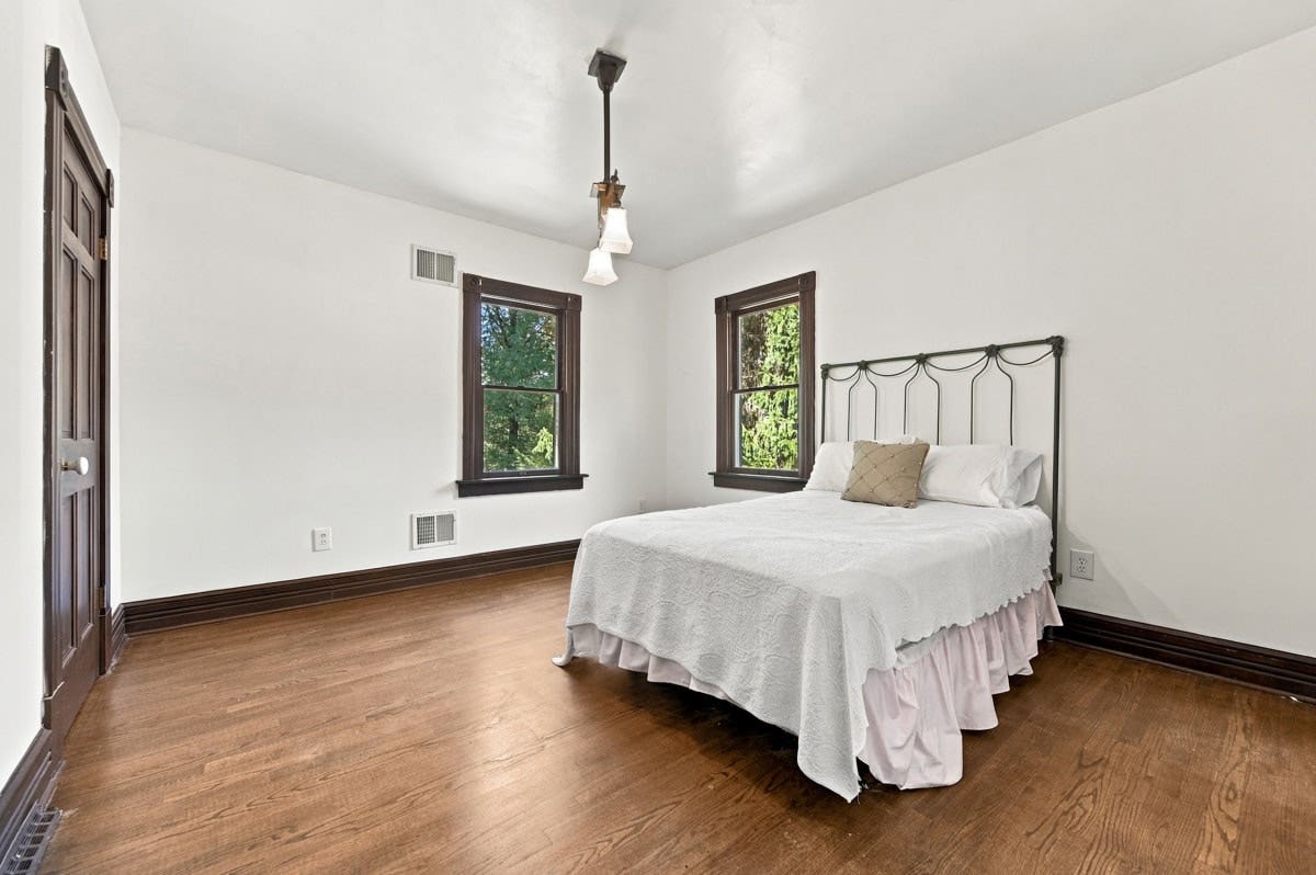 1027 5th Street, Oakmont, PA 15139 1027 5th Street, Oakmont, PA 15139