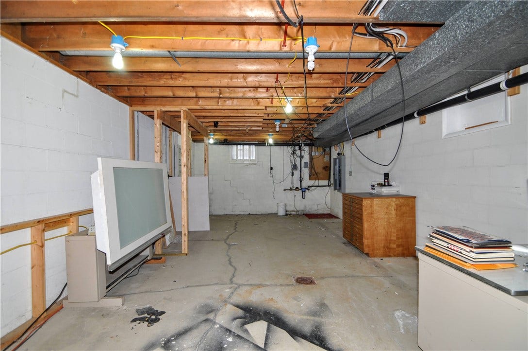 14 Esther St, Charleroi, PA 15022 Basement